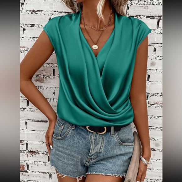 Luxe draped bodysuit - Picture 10 of 16